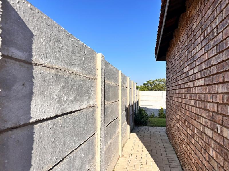 To Let 2 Bedroom Property for Rent in Ngwenya River Estate North West